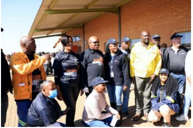 Vezimfundo primary school benefits from Mandela Month donations