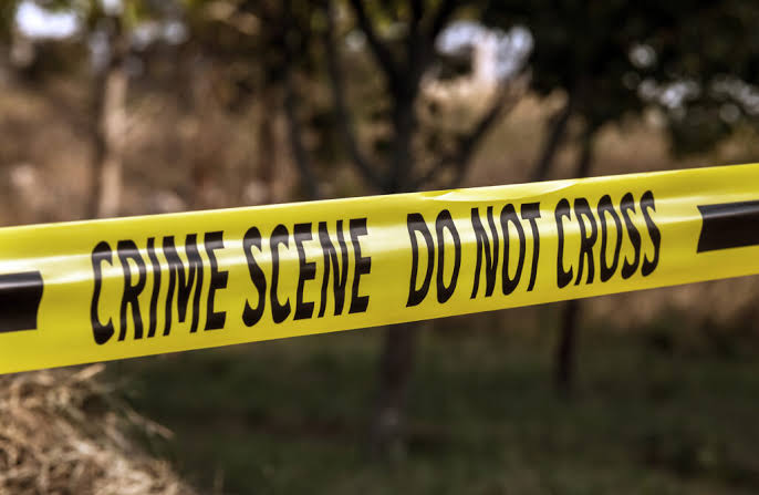 Woman’s body found dead next to Moloto road