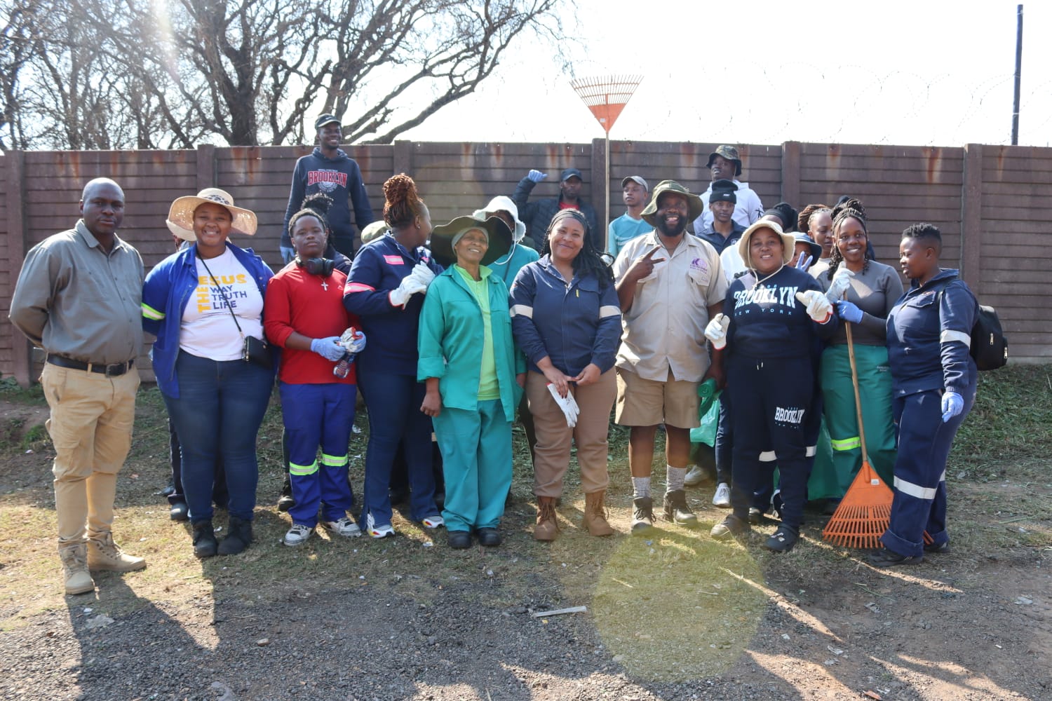 Tasbet Park youth mark Mandela Day with community clean-up