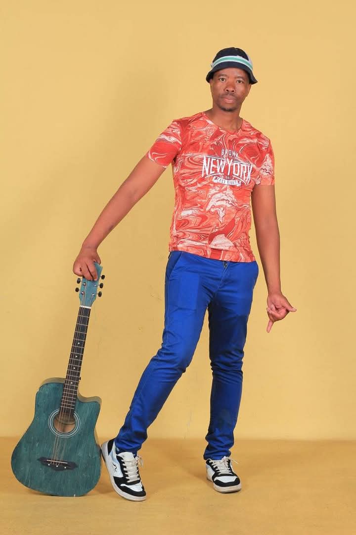 From security guard to community champion: Mandla Kunene uses poetry to inspire change